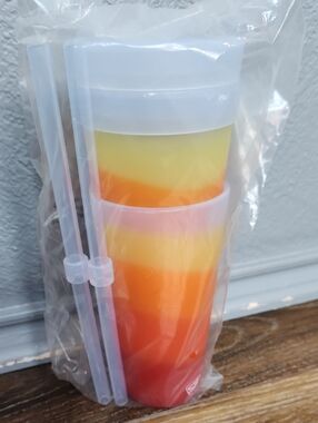 2 NWT Silipint 22 oz Straw Tumblers Marigold Red Orange Yellow Ombre